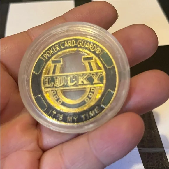 😄Lucky Horseshoe Coin In Protective Case - Picture 4 of 4